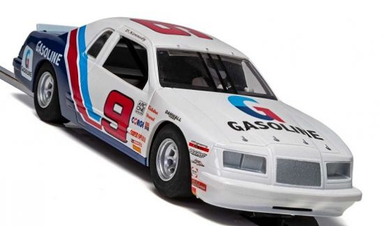 Preview: Scalextric Ford Thunderbird c4035